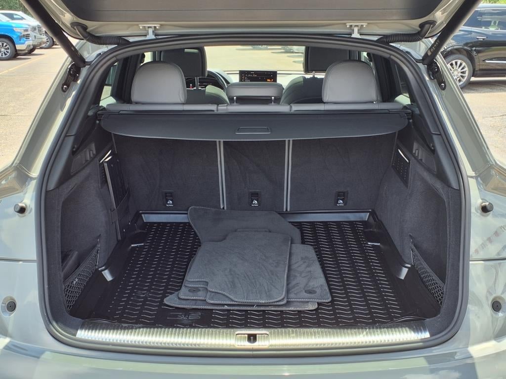 2022 Audi SQ5 Premium Plus