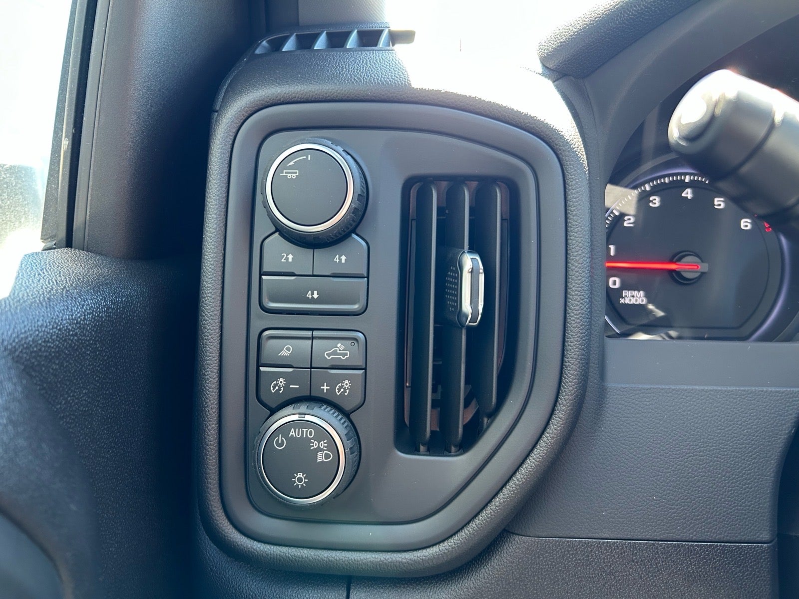 2026 Chevrolet Silverado 2500 HD Custom - Photo 14