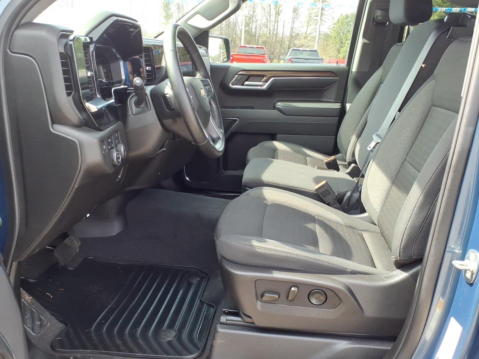 2024 Chevrolet Silverado 1500 LT (2FL)