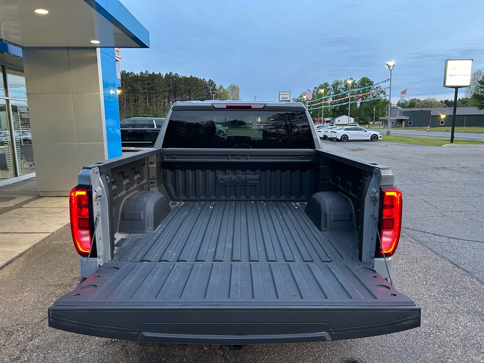 2024 GMC Sierra 1500 Elevation