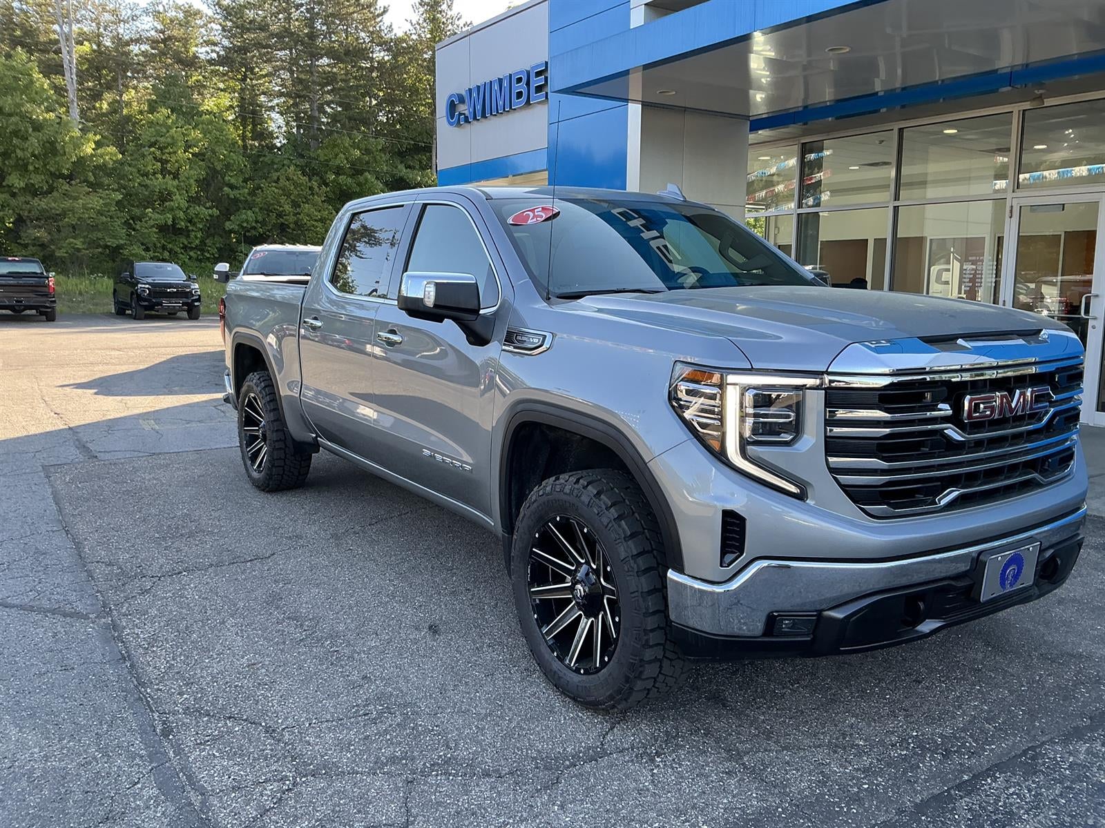 2025 GMC Sierra 1500 SLT