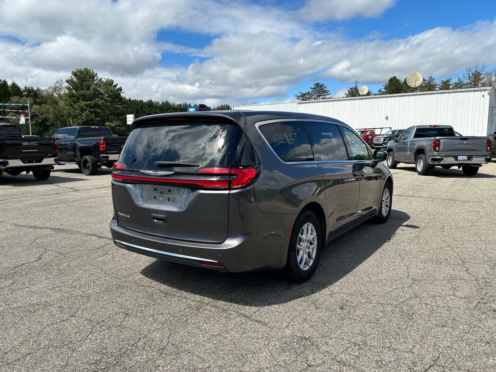 2023 Chrysler Pacifica Touring L