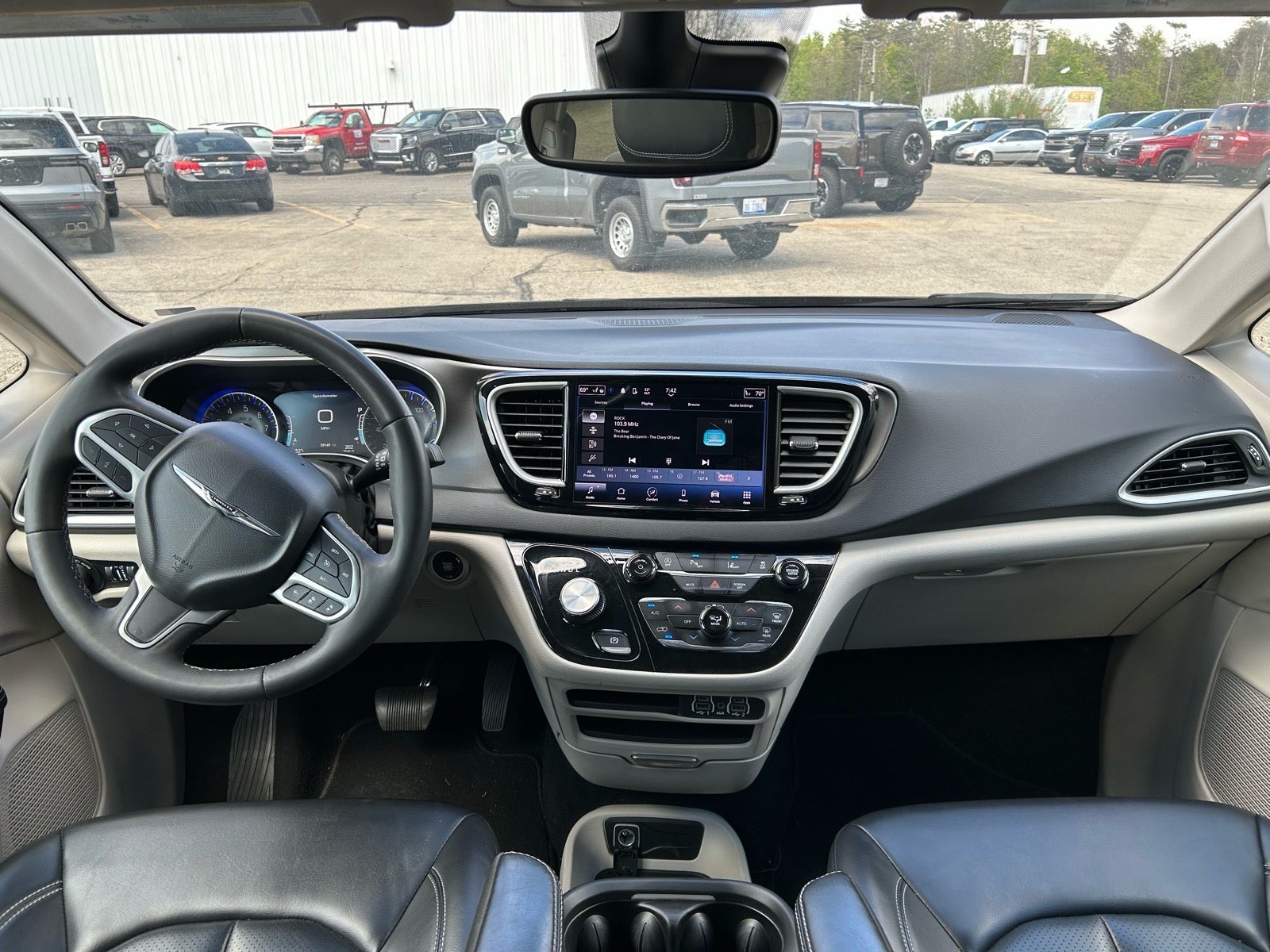2023 Chrysler Pacifica Touring L
