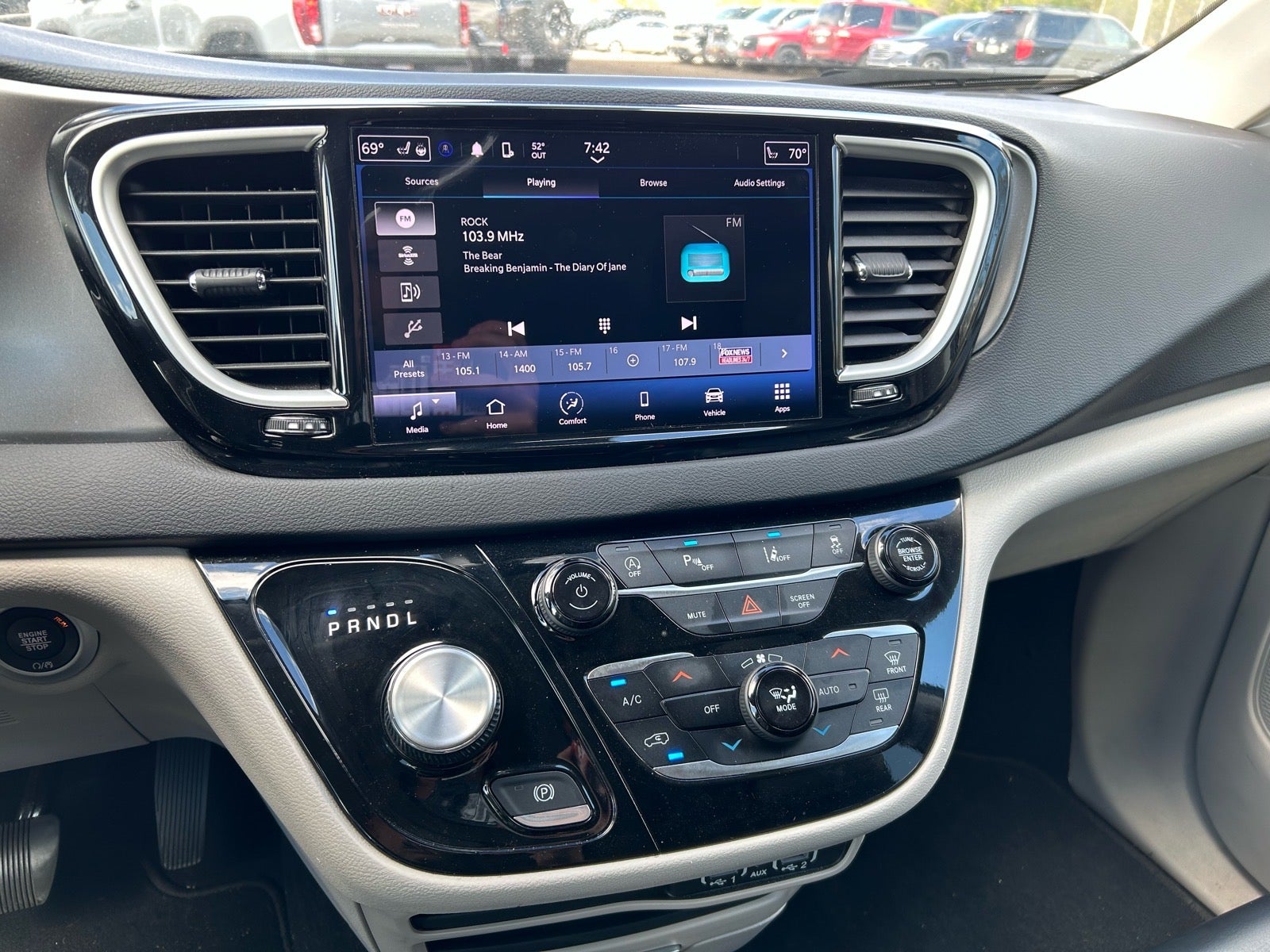 2023 Chrysler Pacifica Touring L
