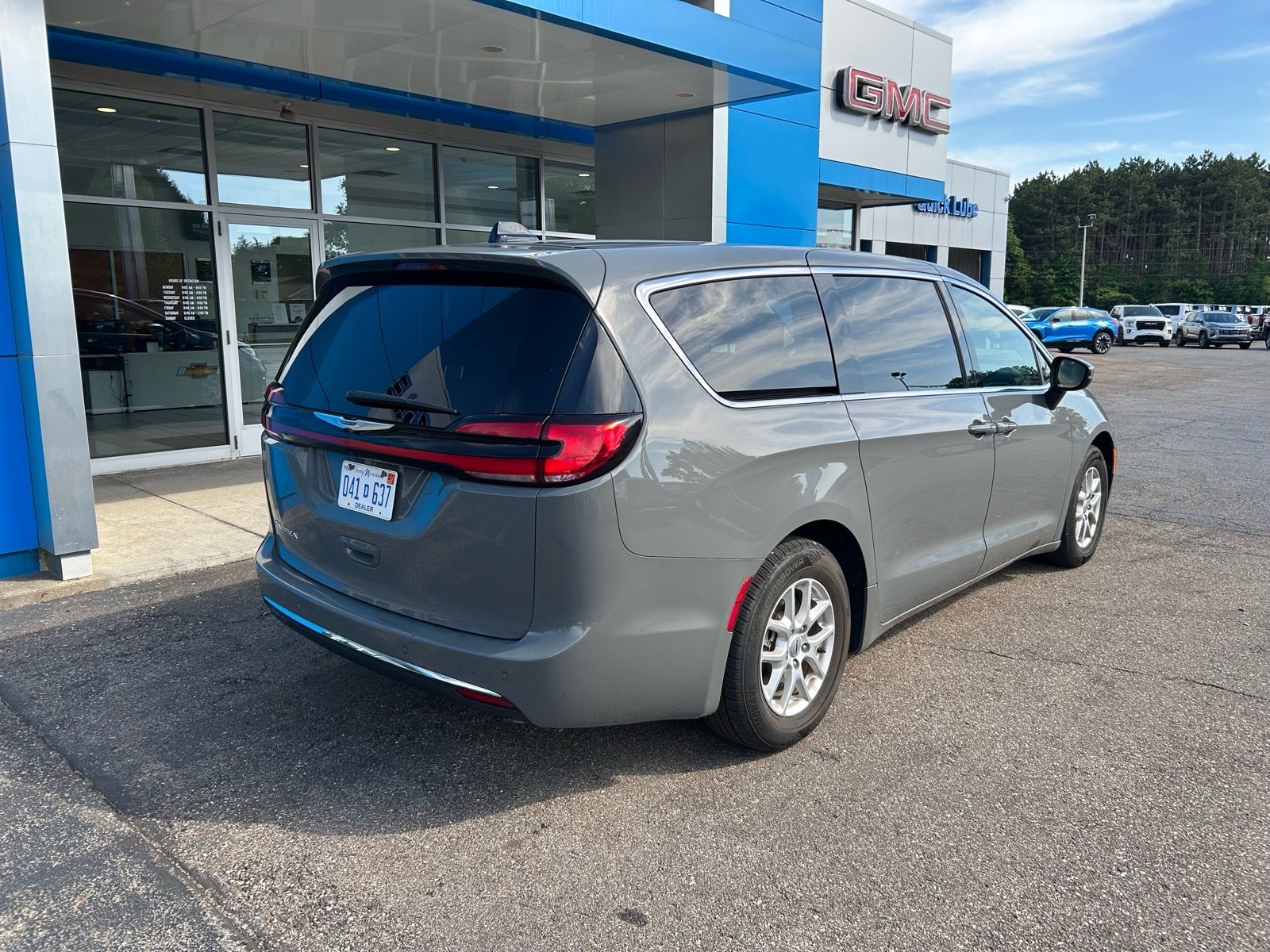 2023 Chrysler Pacifica Touring L