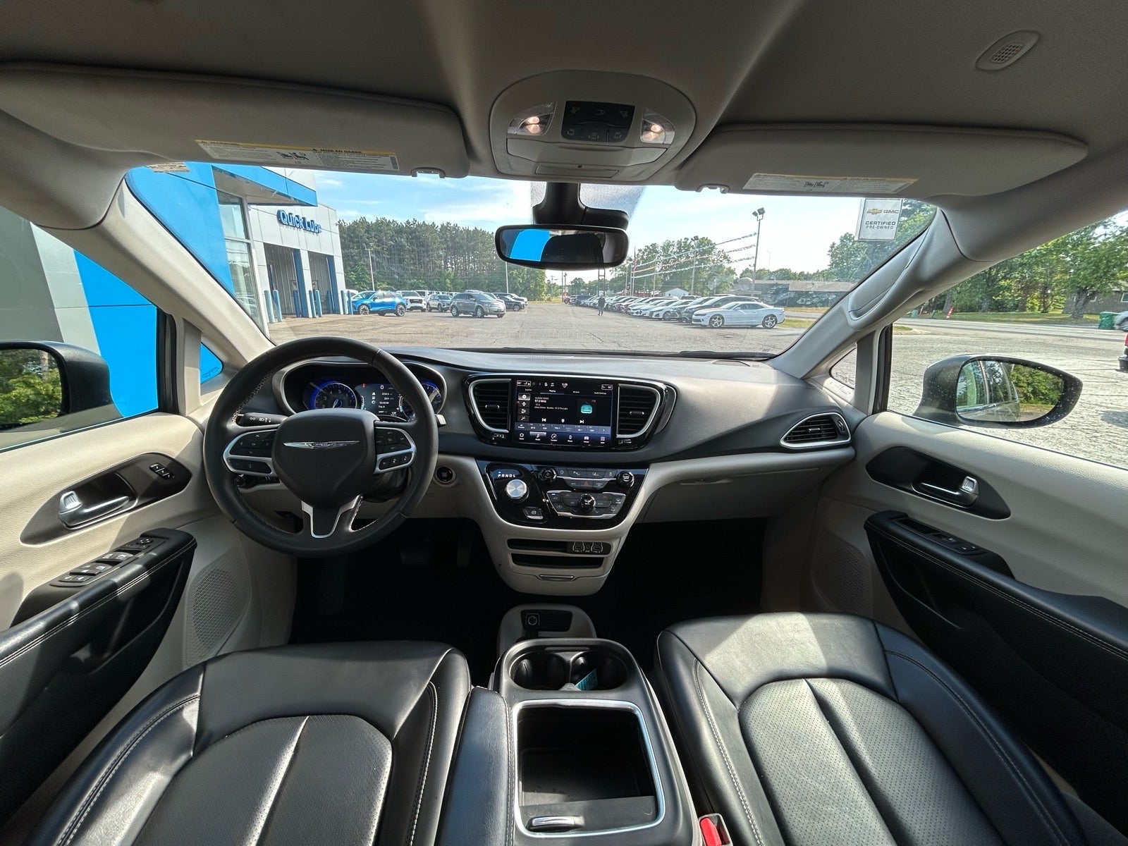 2023 Chrysler Pacifica Touring L
