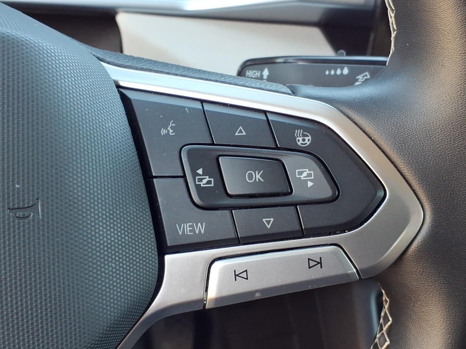 2025 Volkswagen Taos SE